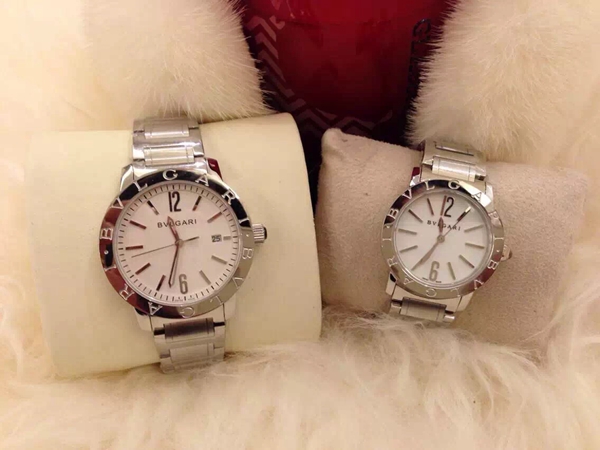 ブルガリ時計正面デザイン